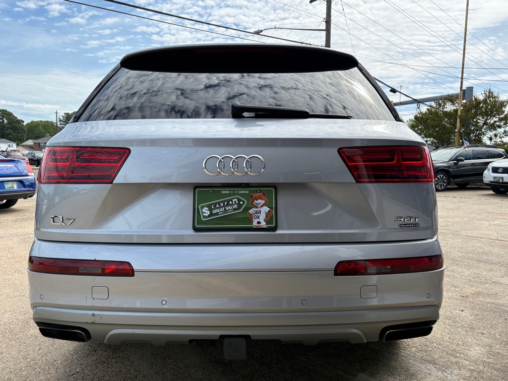 Photo 5 of this AUDI Q7