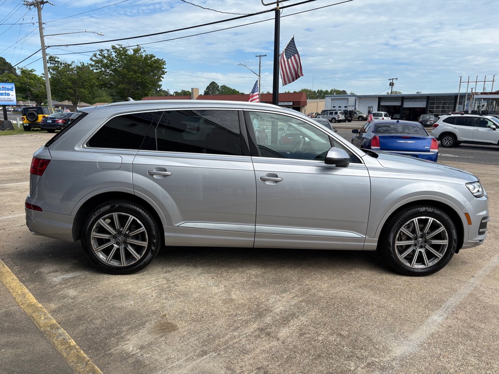 Photo 8 of this AUDI Q7