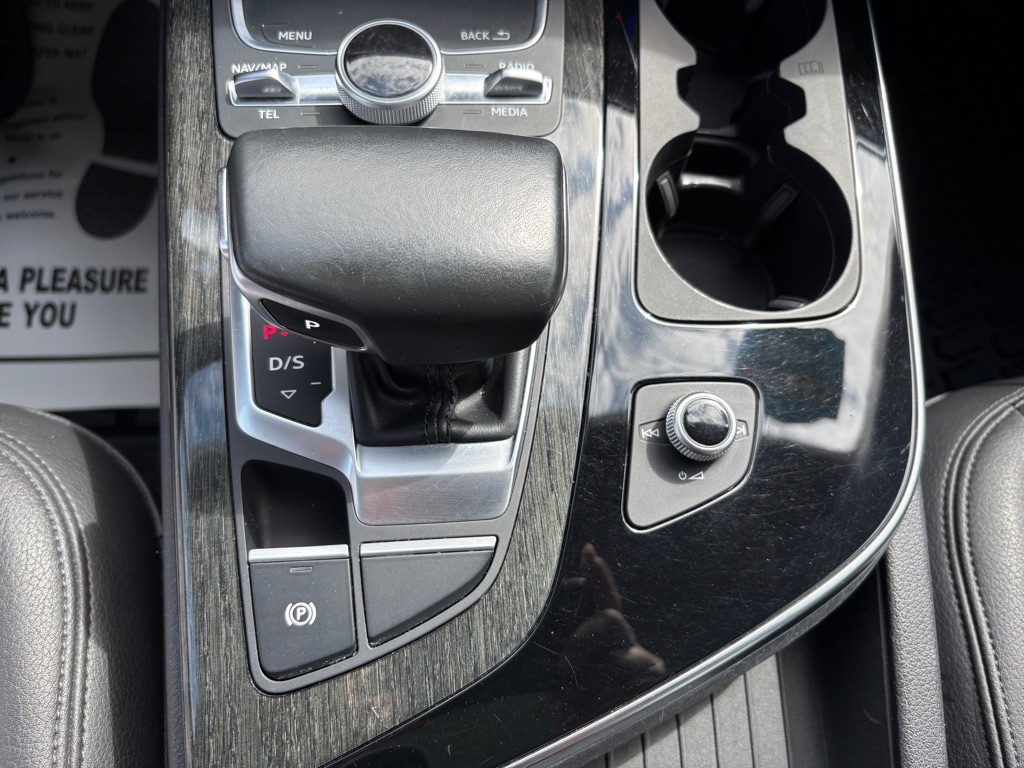 Photo 27 of this AUDI Q7