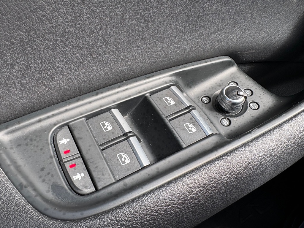 Photo 23 of this AUDI Q7