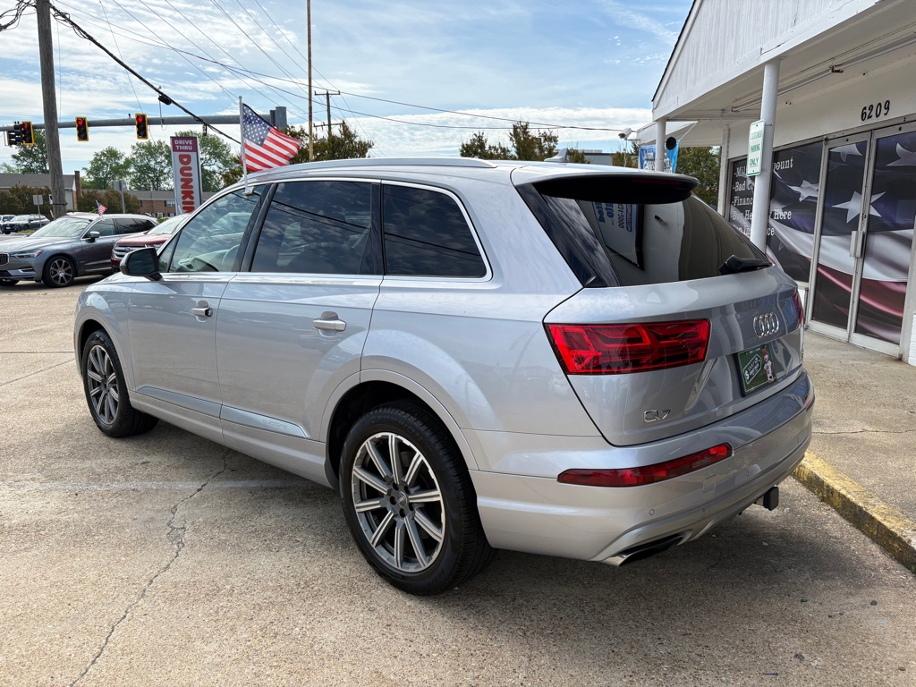 Photo 4 of this AUDI Q7