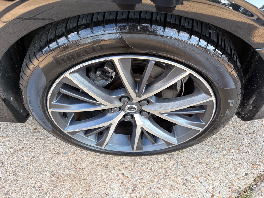 Photo 29 of this VOLVO S90