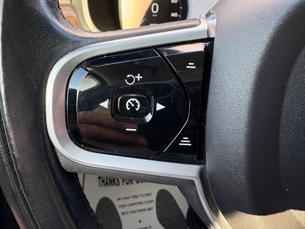 Photo 20 of this VOLVO S90