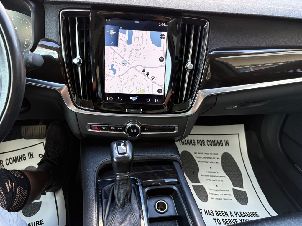 Photo 23 of this VOLVO S90