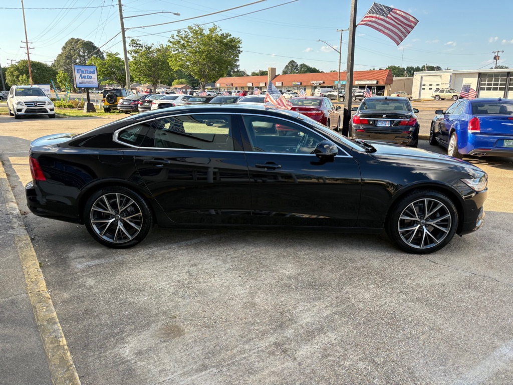 Photo 8 of this VOLVO S90