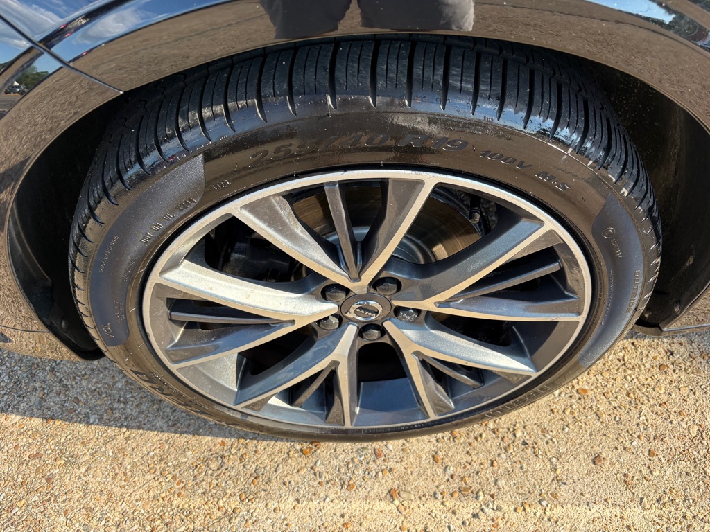 Photo 28 of this VOLVO S90