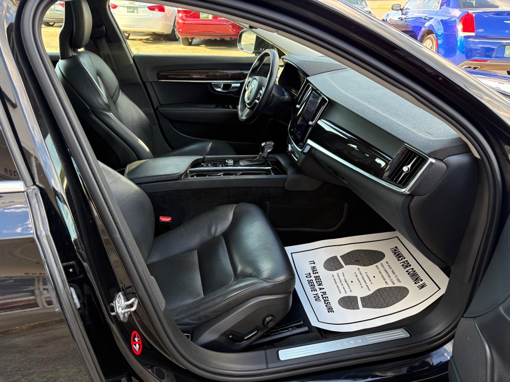 Photo 14 of this VOLVO S90