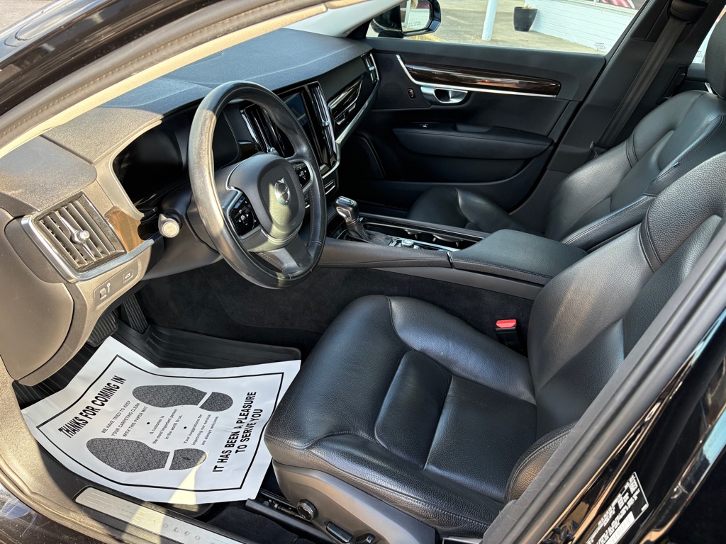 Photo 10 of this VOLVO S90