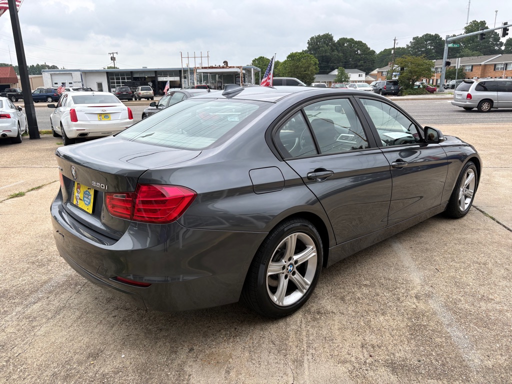 Photo 6 of this BMW 320