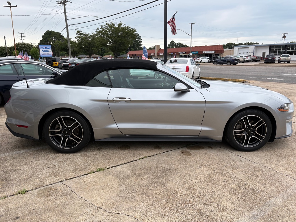Photo 13 of this FORD MUSTANG