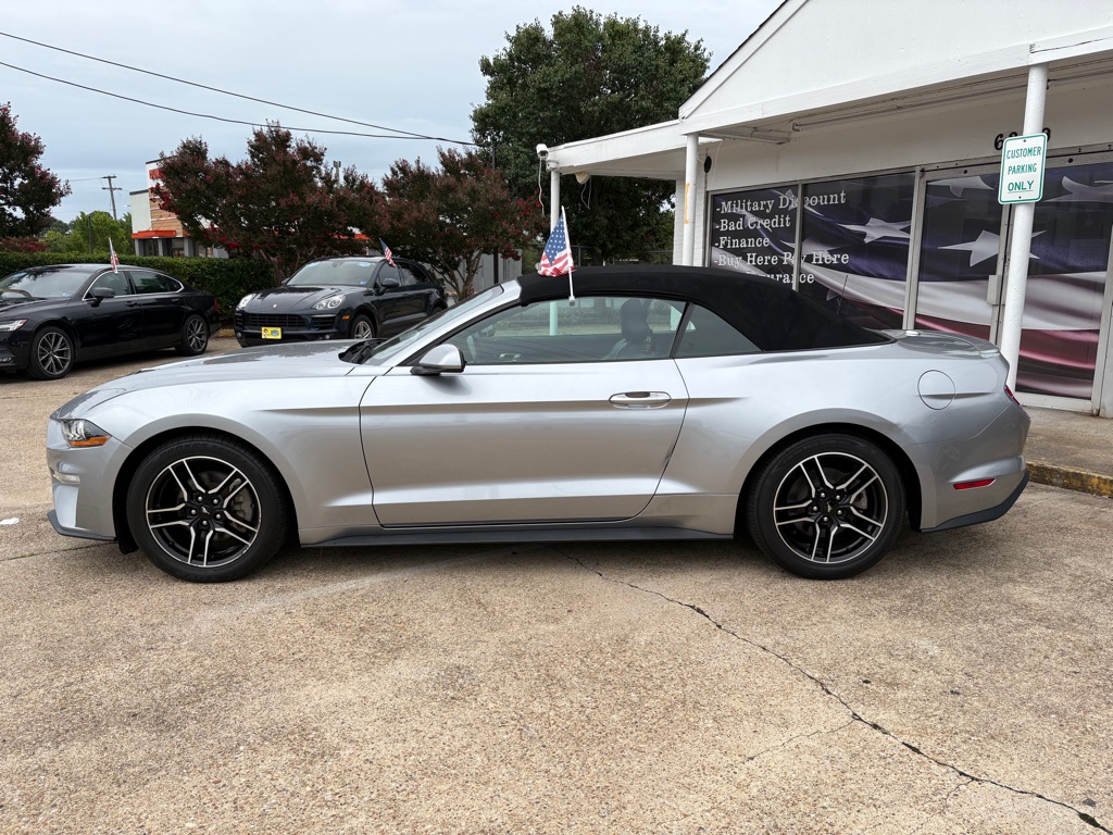 Photo 3 of this FORD MUSTANG