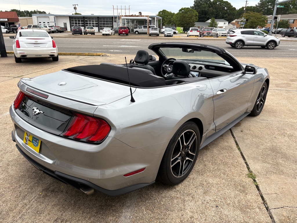 Photo 12 of this FORD MUSTANG