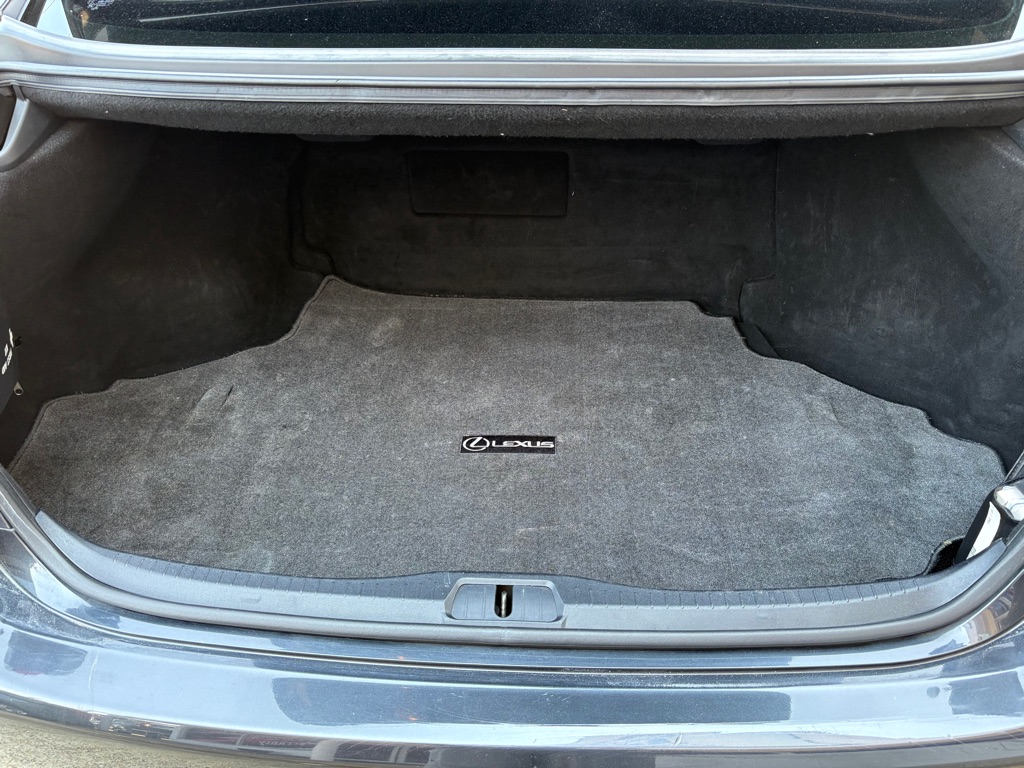 Photo 6 of this LEXUS LS