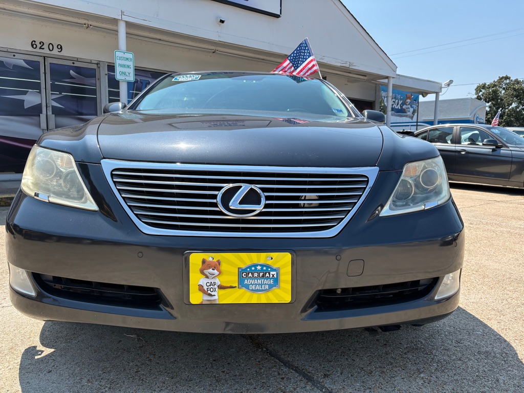 Photo 2 of this LEXUS LS