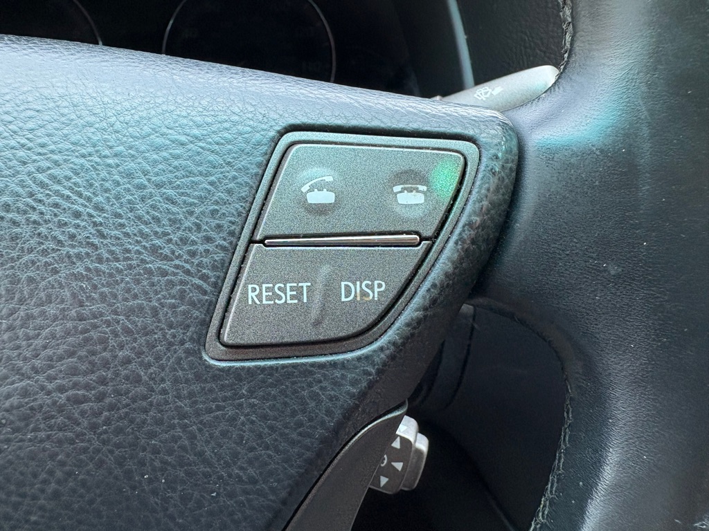 Photo 20 of this LEXUS LS