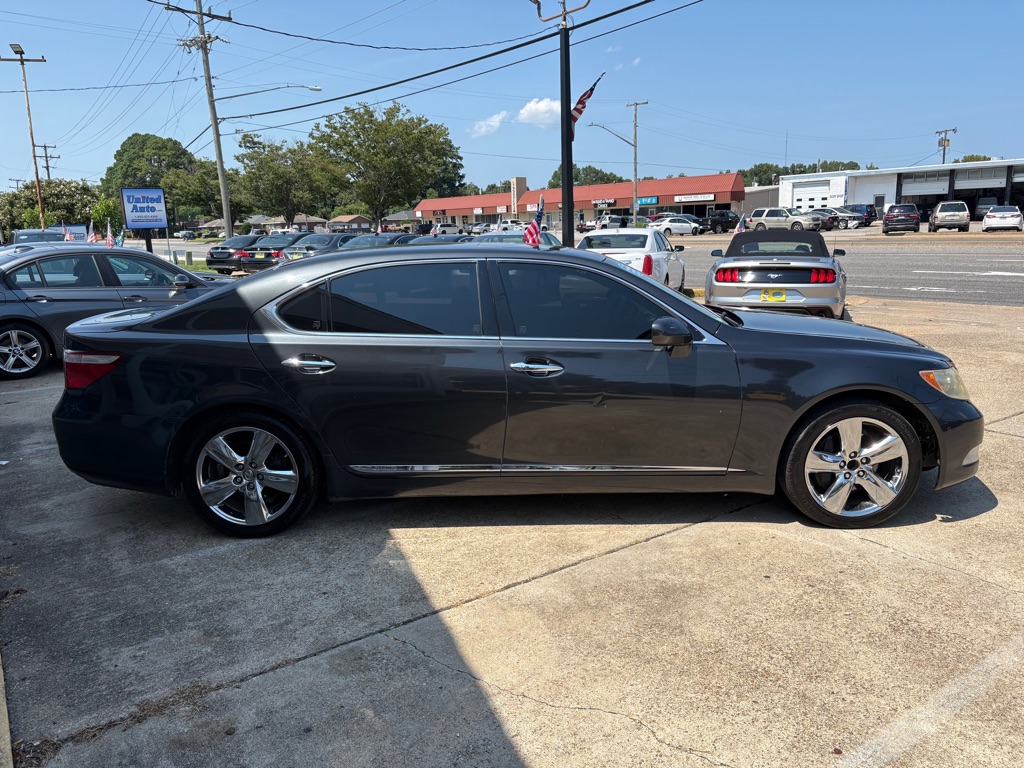 Photo 8 of this LEXUS LS