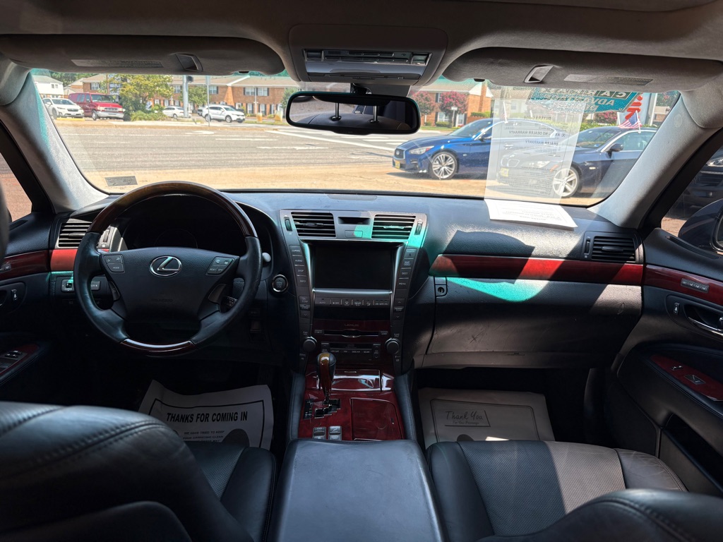 Photo 13 of this LEXUS LS