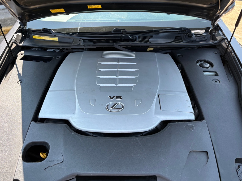 Photo 35 of this LEXUS LS