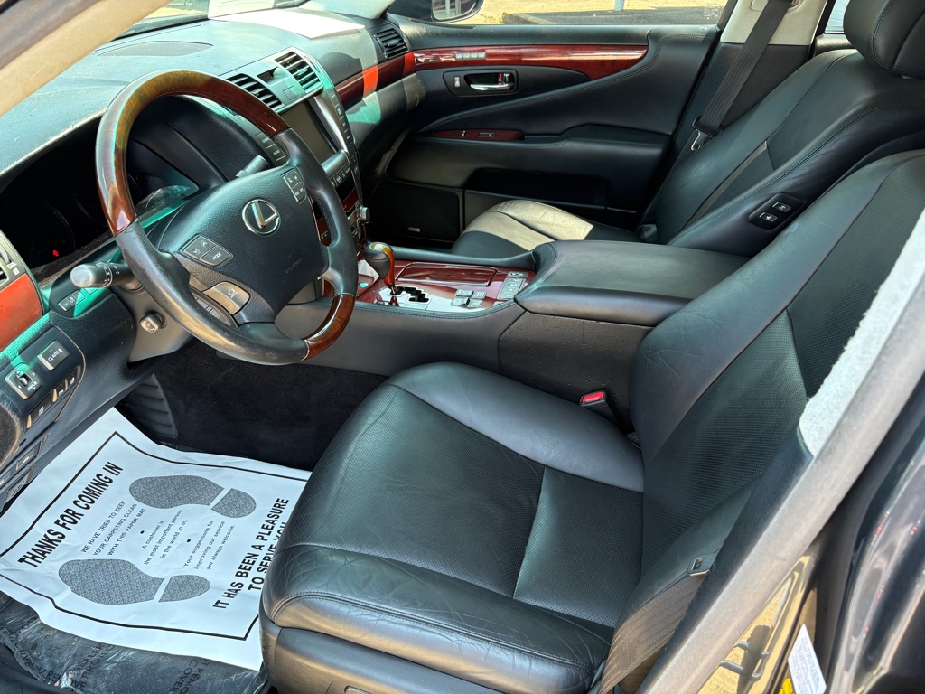 Photo 10 of this LEXUS LS