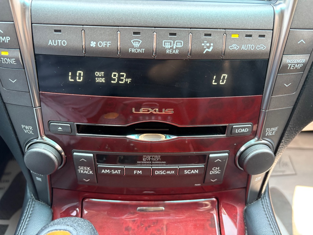 Photo 26 of this LEXUS LS