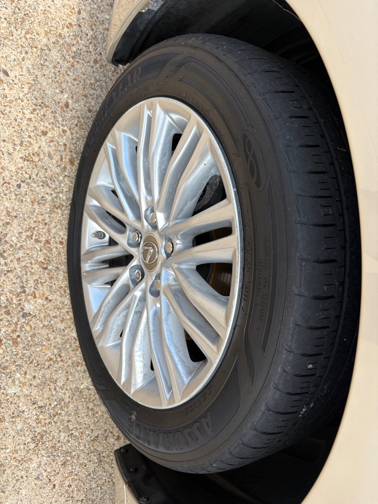 Photo 30 of this LEXUS ES