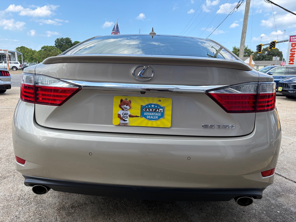 Photo 5 of this LEXUS ES