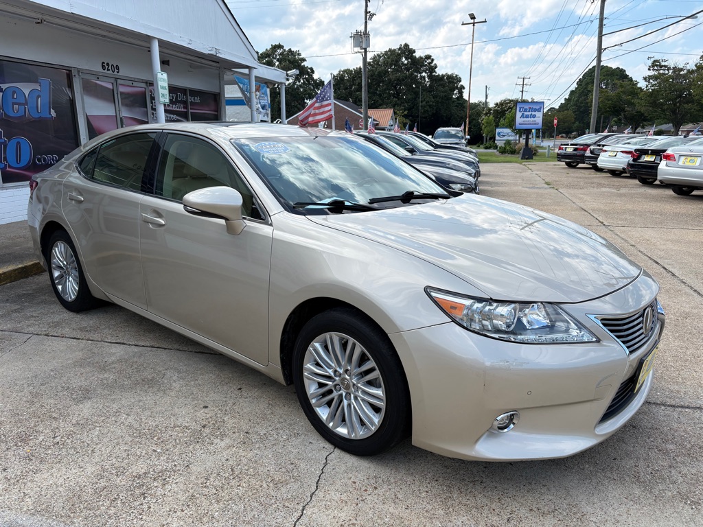 Photo 9 of this LEXUS ES