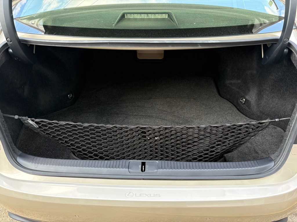 Photo 6 of this LEXUS ES