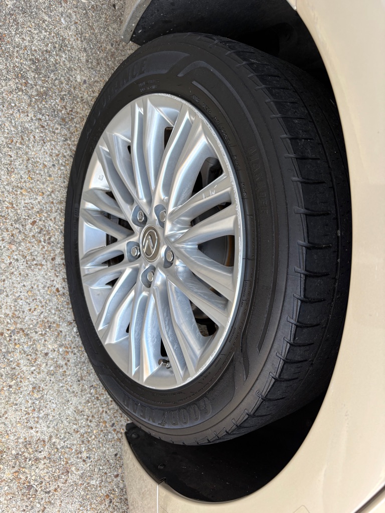 Photo 32 of this LEXUS ES