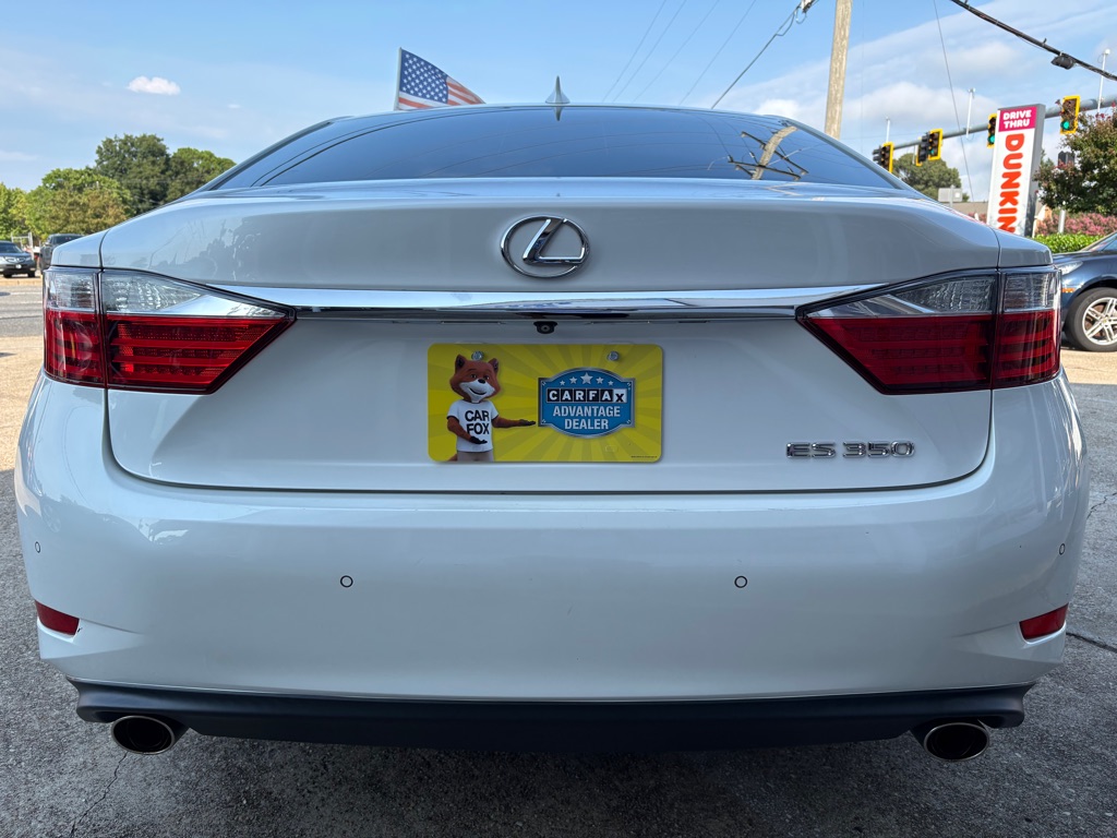 Photo 4 of this LEXUS ES