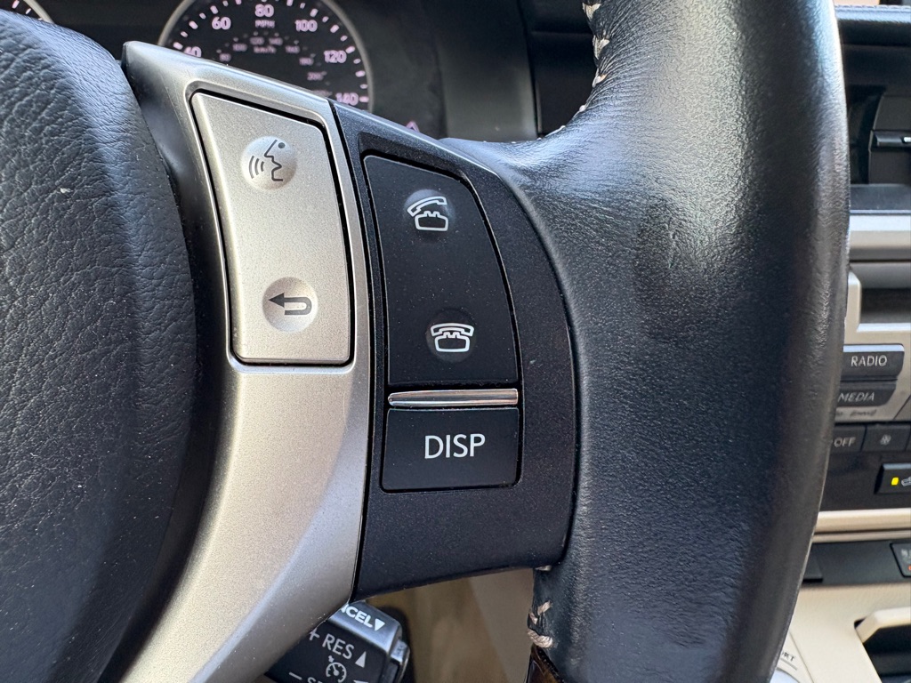 Photo 18 of this LEXUS ES