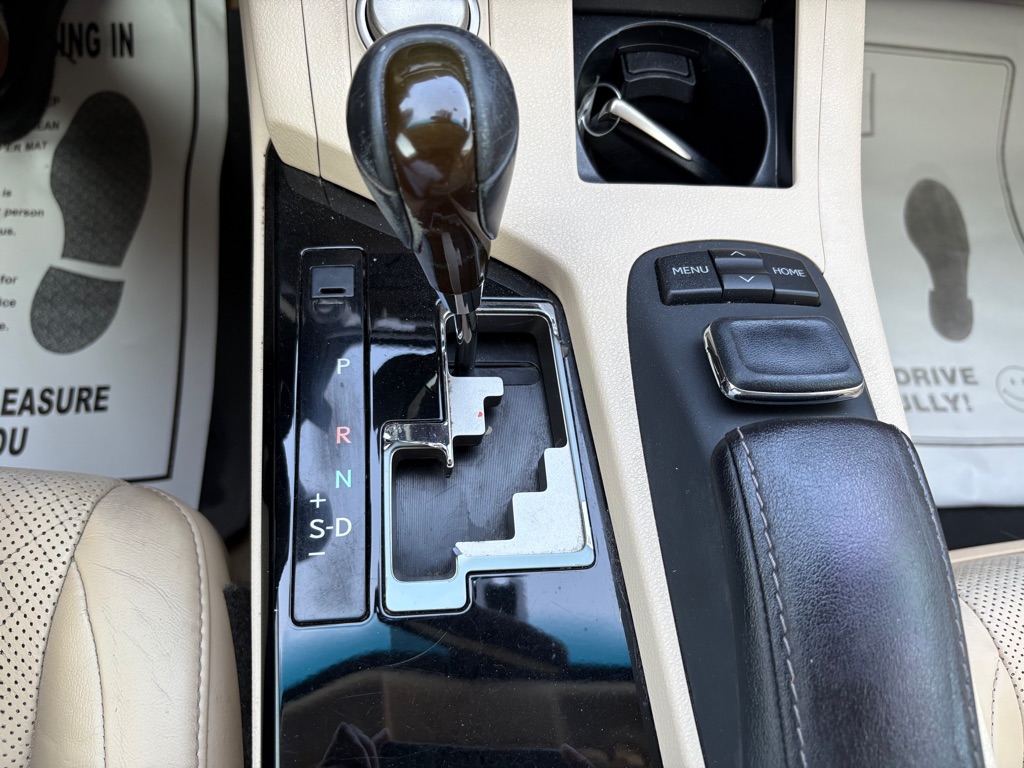 Photo 26 of this LEXUS ES