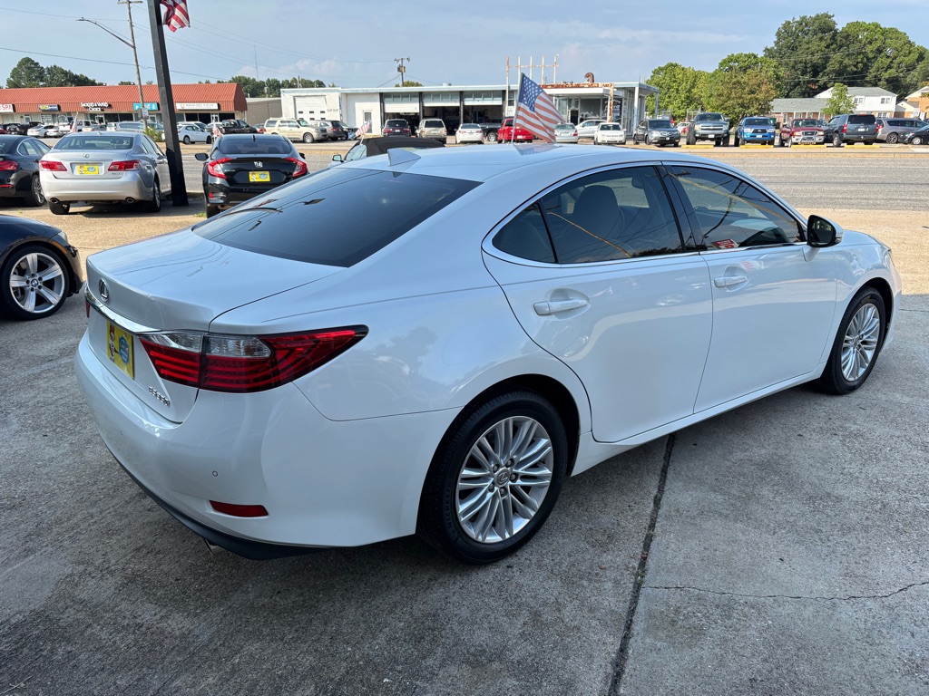 Photo 6 of this LEXUS ES