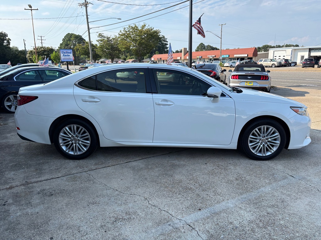 Photo 7 of this LEXUS ES