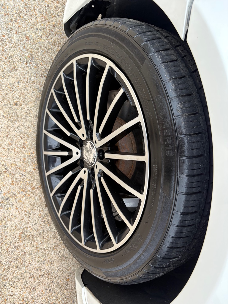Photo 31 of this MERCEDES-BENZ S-CLASS