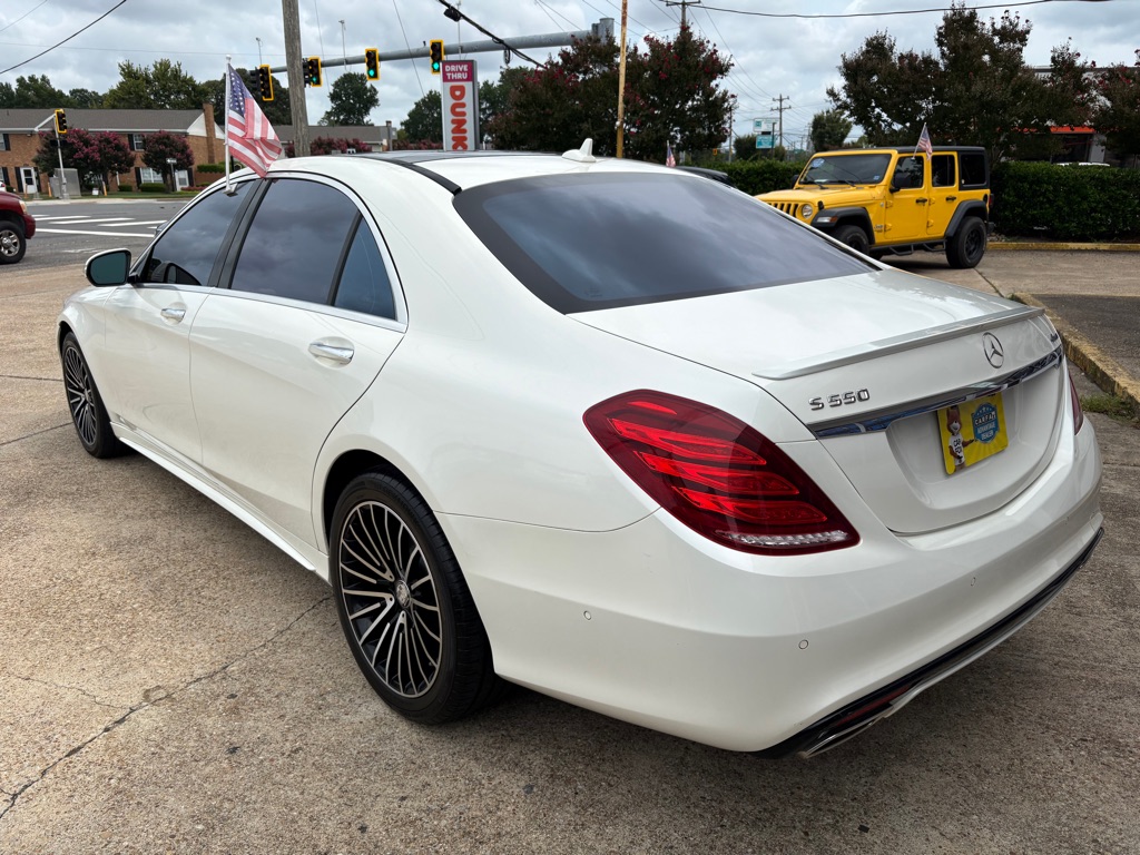 Photo 4 of this MERCEDES-BENZ S-CLASS