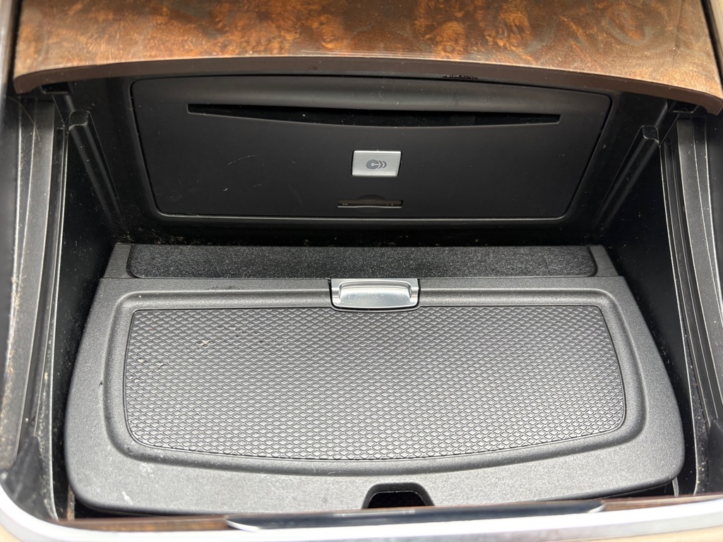 Photo 27 of this MERCEDES-BENZ S-CLASS