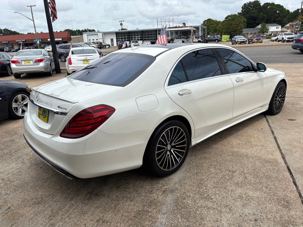 Photo 7 of this MERCEDES-BENZ S-CLASS