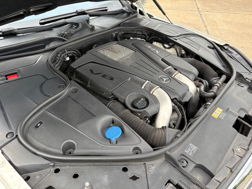Photo 36 of this MERCEDES-BENZ S-CLASS
