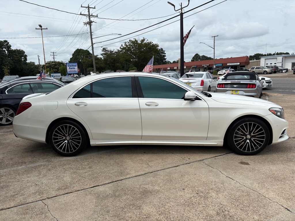 Photo 8 of this MERCEDES-BENZ S-CLASS