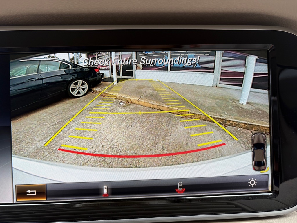 Photo 18 of this MERCEDES-BENZ S-CLASS