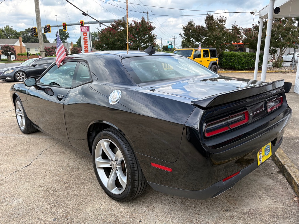 Photo 4 of this DODGE CHALLENGER