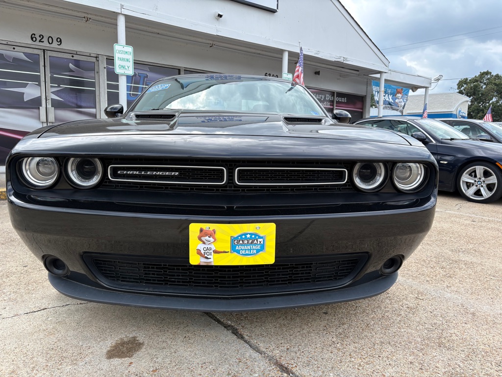 Photo 2 of this DODGE CHALLENGER