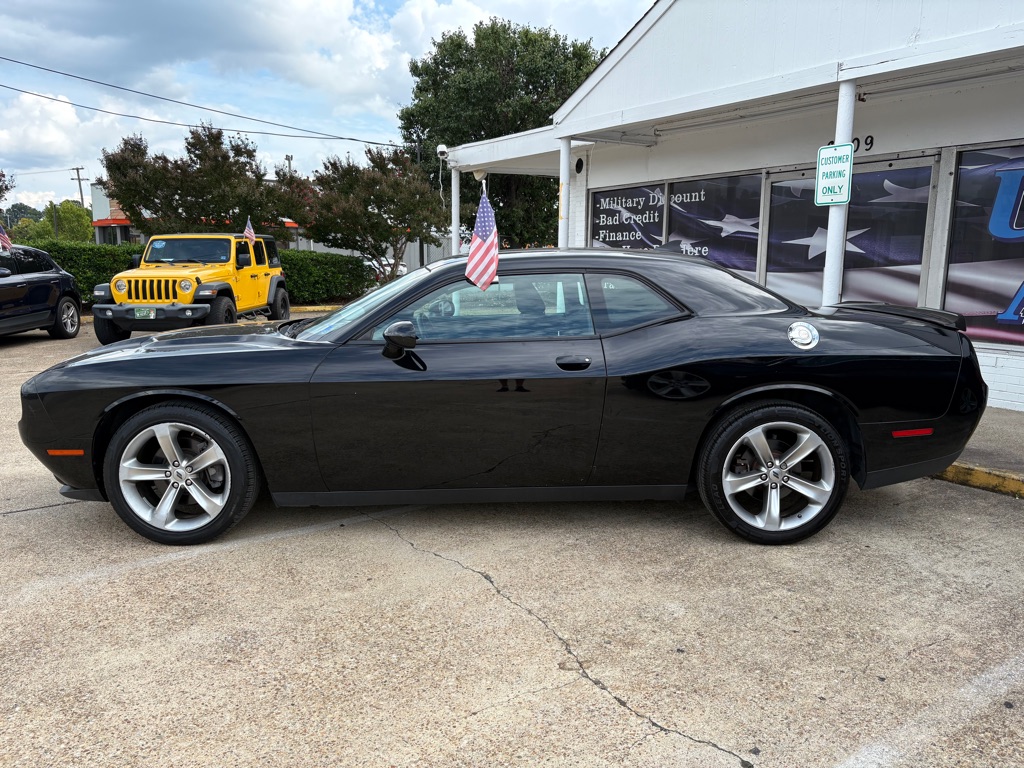 Photo 3 of this DODGE CHALLENGER