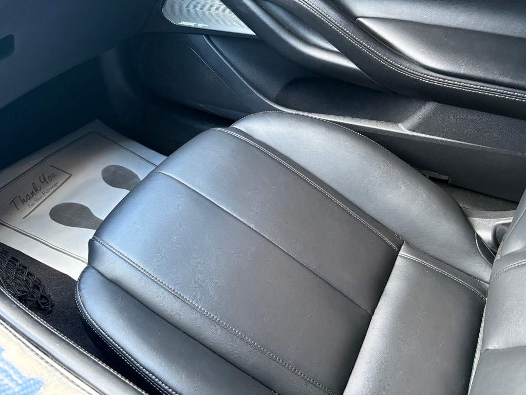 Photo 26 of this INFINITI Q60