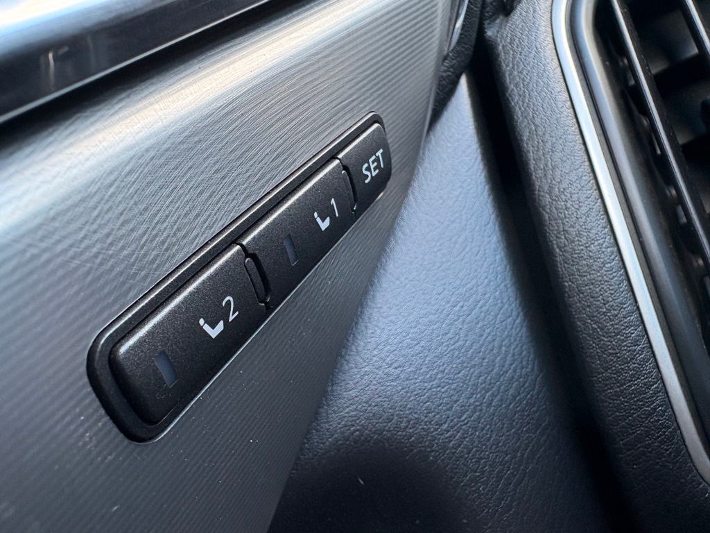Photo 20 of this INFINITI Q60