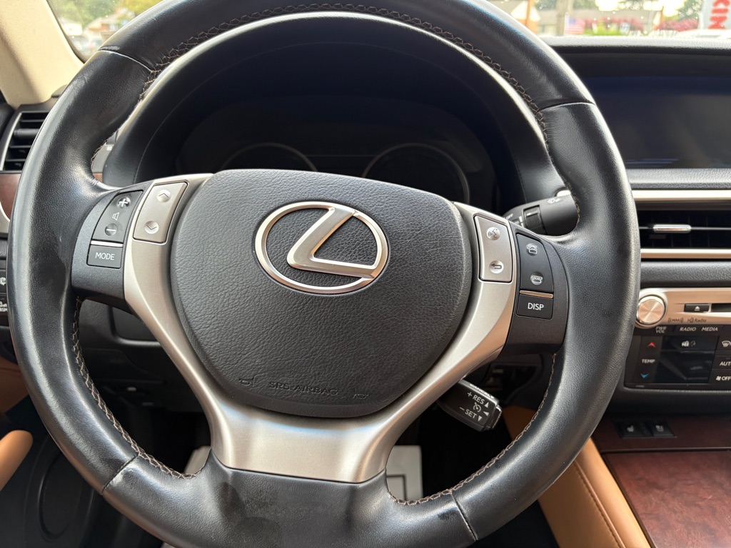 Photo 18 of this LEXUS GS