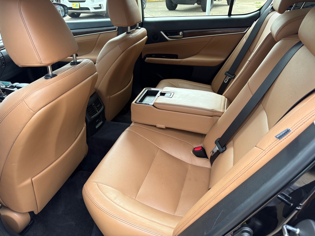 Photo 11 of this LEXUS GS