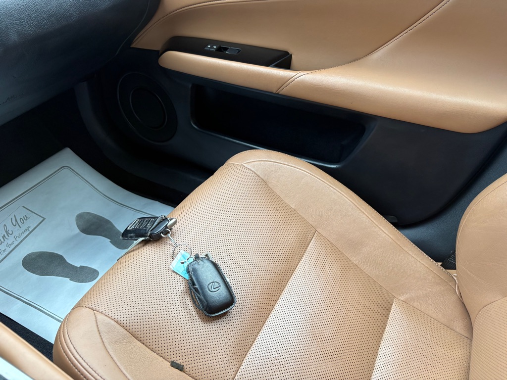 Photo 29 of this LEXUS GS