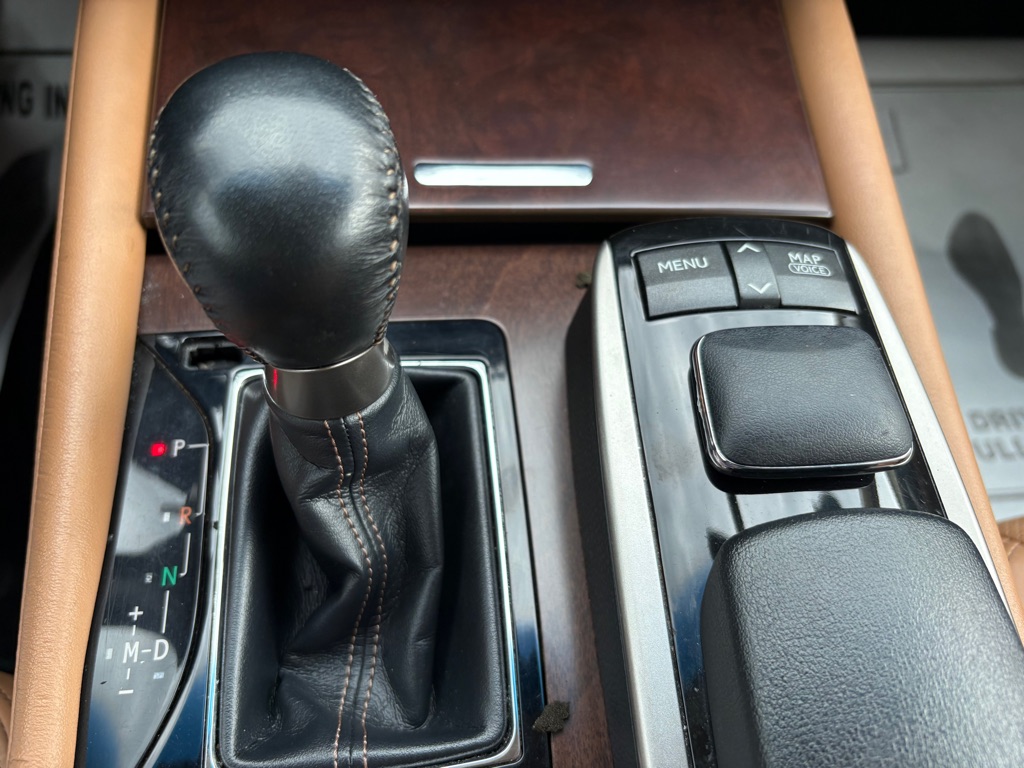 Photo 27 of this LEXUS GS